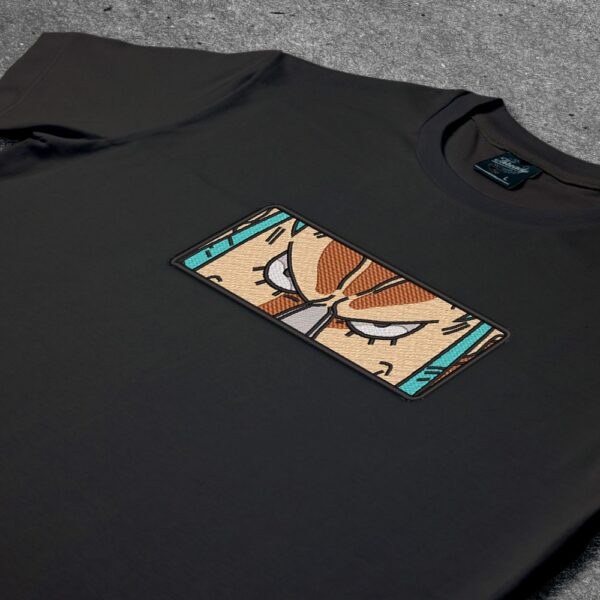 Crna majica sa vezom inspirisana One Piece anime serijalom, sa motivom Franky