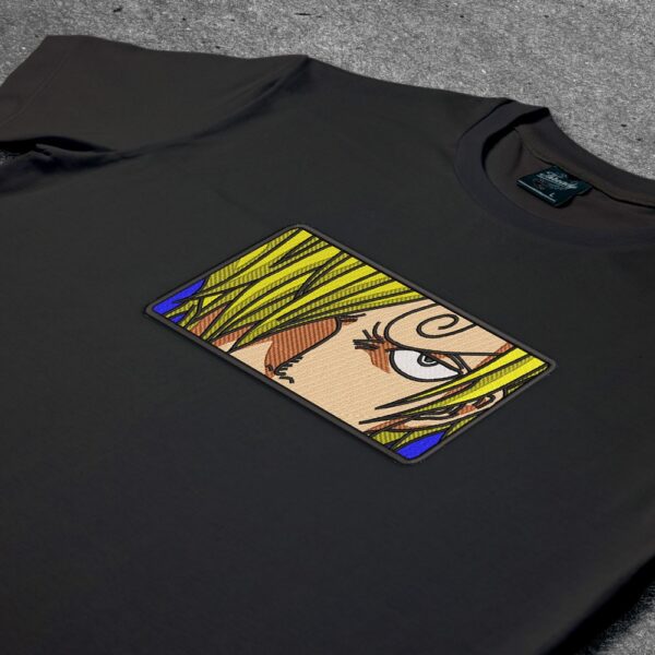 Crna majica sa vezom inspirisana One Piece anime serijalom, sa motivom Vinsmoke Sanji